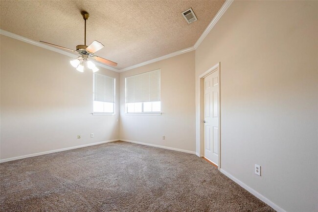 Building Photo - 606 Misty Creek Dr