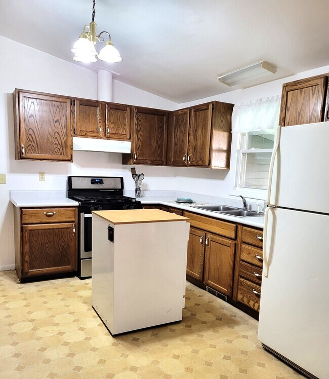 Building Photo - 609 Southland Ave