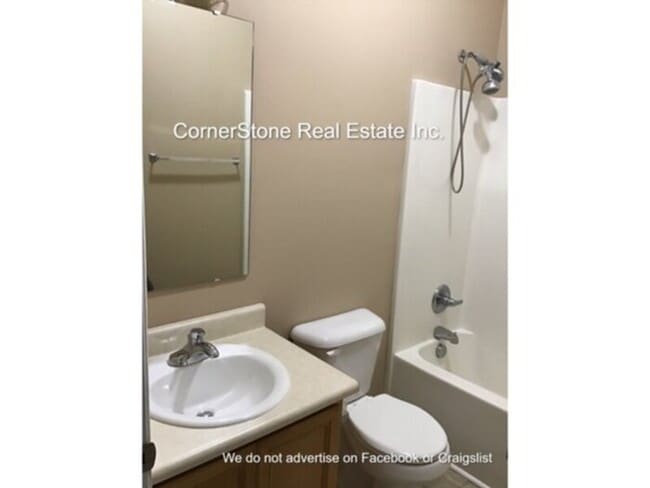 Building Photo - 106 Van Buren Dr