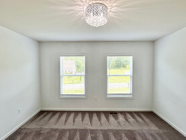 Building Photo - CLOSE TO BROOKE POINT VRE - LARGE ACREAGE ...