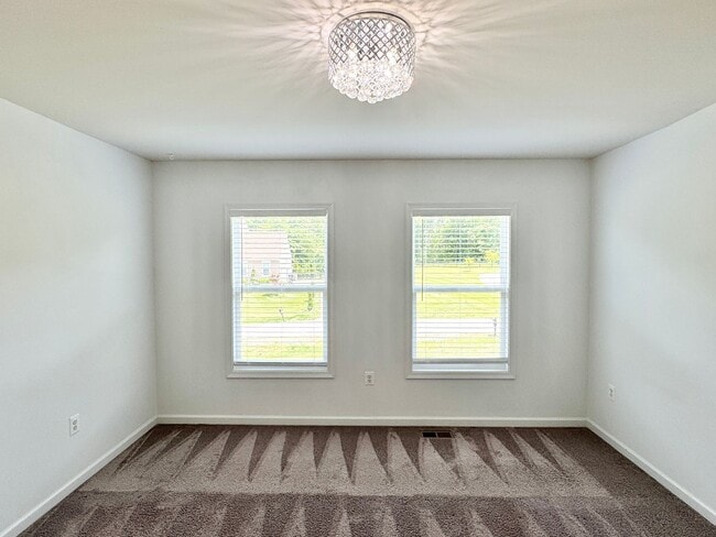 Building Photo - CLOSE TO BROOKE POINT VRE - LARGE ACREAGE HOME - STAFFORD- BASEMENT KITCHENETTE