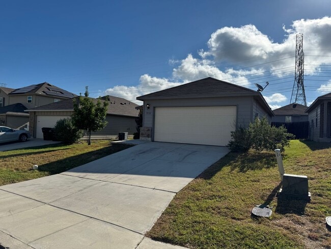 Building Photo - CUTE ONE STORY HOME FEATURING 3 BEDROOMS /...
