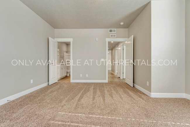 Building Photo - 1128 S 820 E