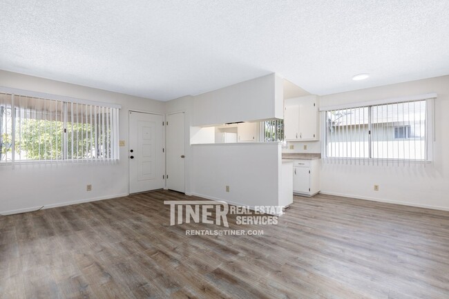 Building Photo - 10799 Coloma Rd