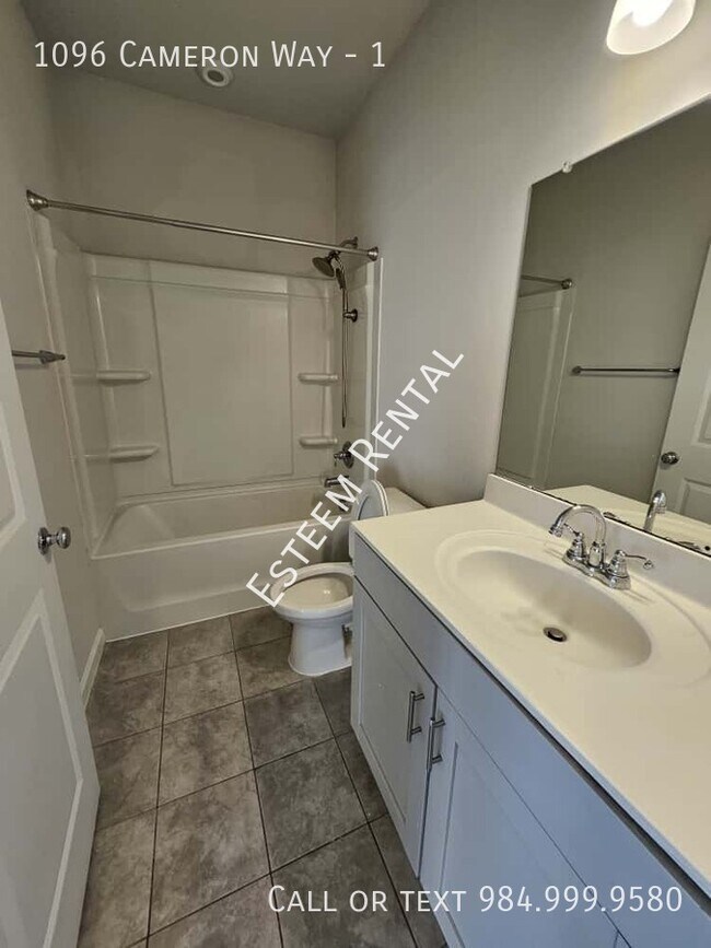 Building Photo - 1096 Cameron Wy