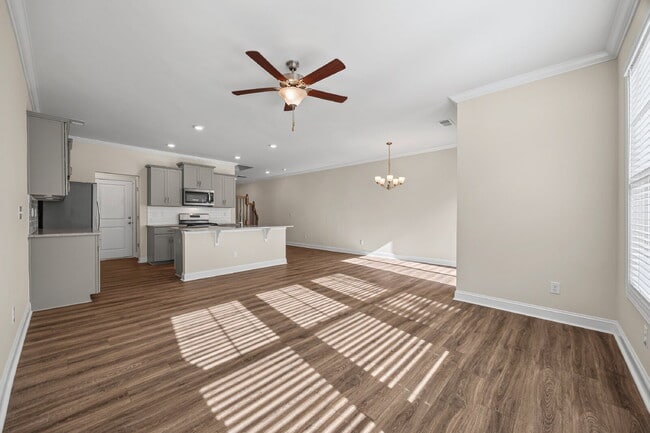 Building Photo - Lake Wylie Townhome with amazing amenities!