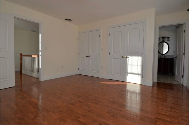 Building Photo - 15 Hay Rd