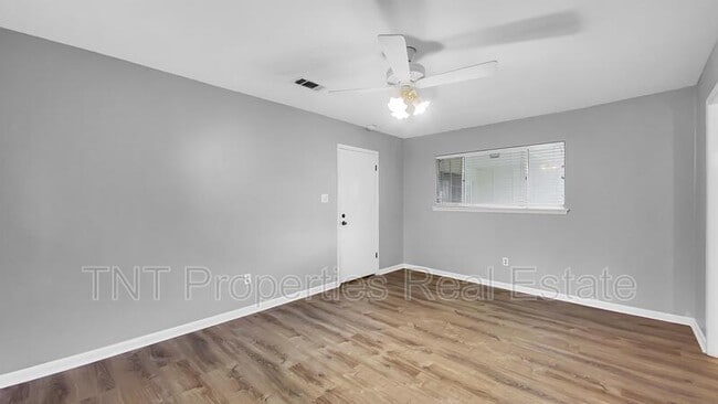 Building Photo - 1103 Glade St