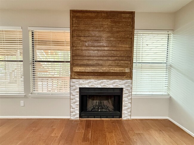 Building Photo - 22 Sawmill Grove Ln