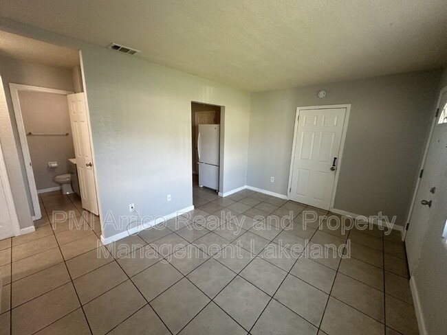 Building Photo - 403 Normandy St