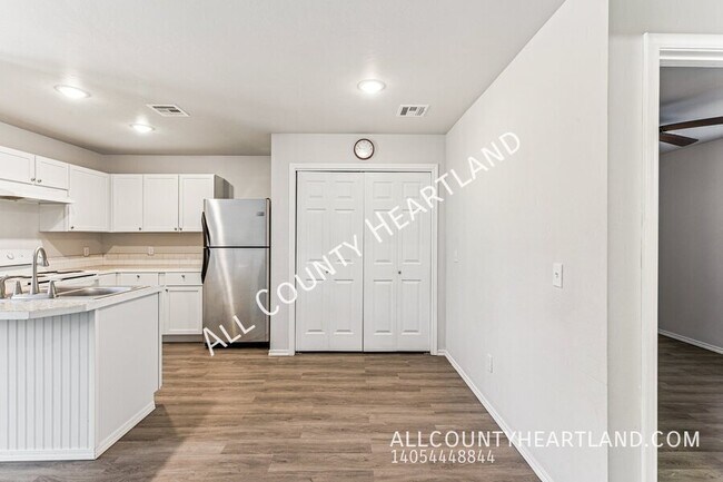 Building Photo - 307 W Wallace St