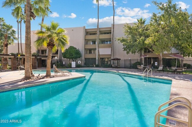 Building Photo - 7625 E Camelback Rd