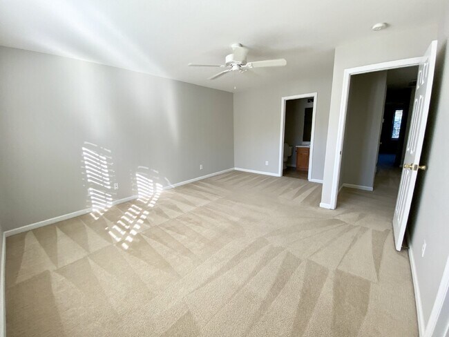 Building Photo - Bluffton Park Townhouse for Rent - Close t...