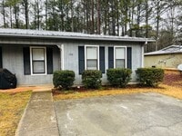 Building Photo - 145 Pine Terrace