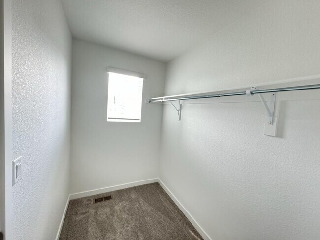 Building Photo - 4322 Fellows Dr