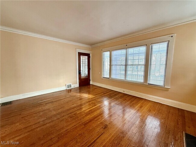 Building Photo - 1208 St Charles Ave