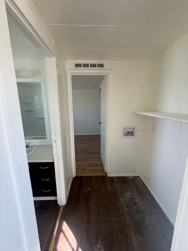 Building Photo - 3 bedroom single wide in Rydon