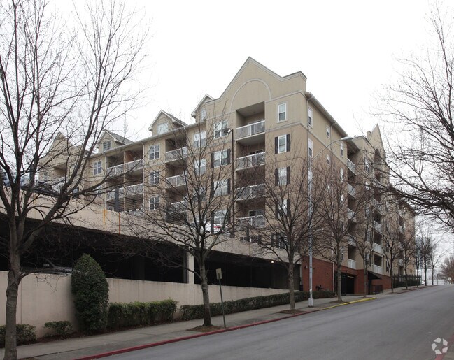 Building Photo - Peachtree Walk