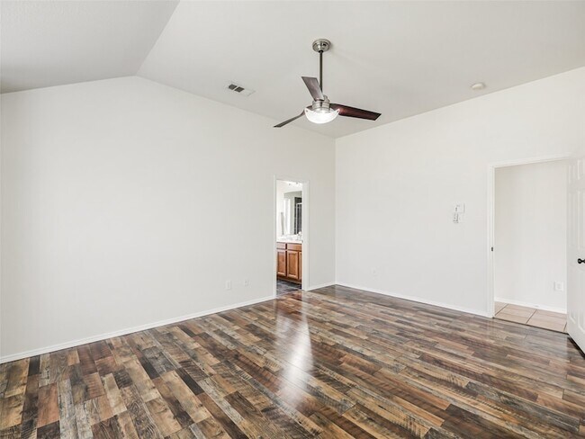 Building Photo - 414 Dartmoor Dr
