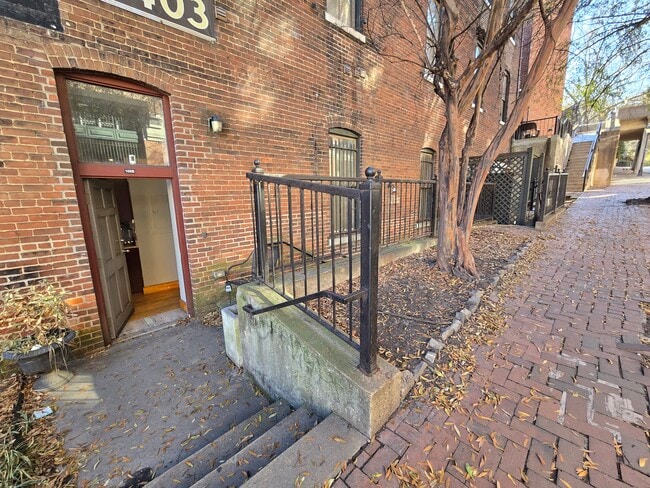 Building Photo - 114 Virginia St