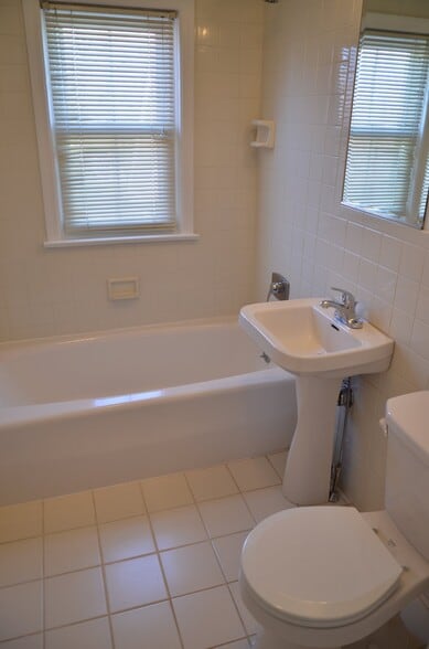 Building Photo - 18 Berrian Pl
