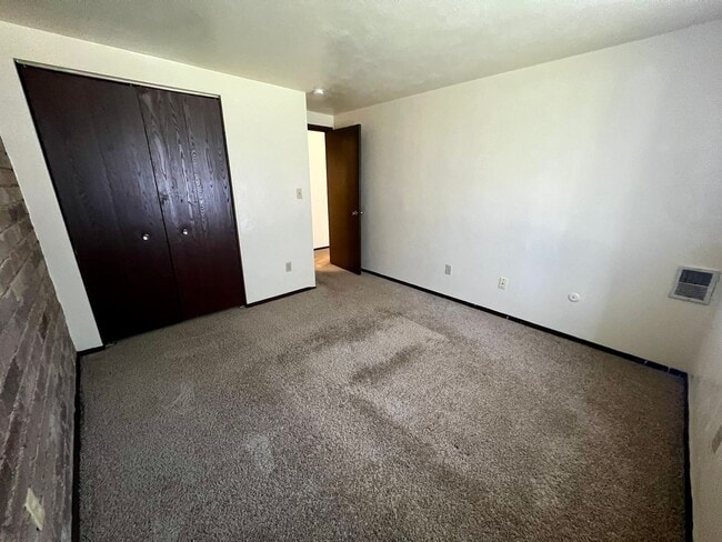 Building Photo - 304 Kellywood Manor