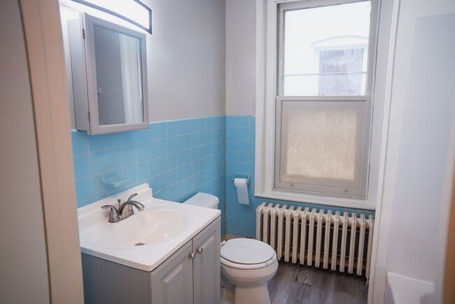 Building Photo - 903 1/2 W Allen Street