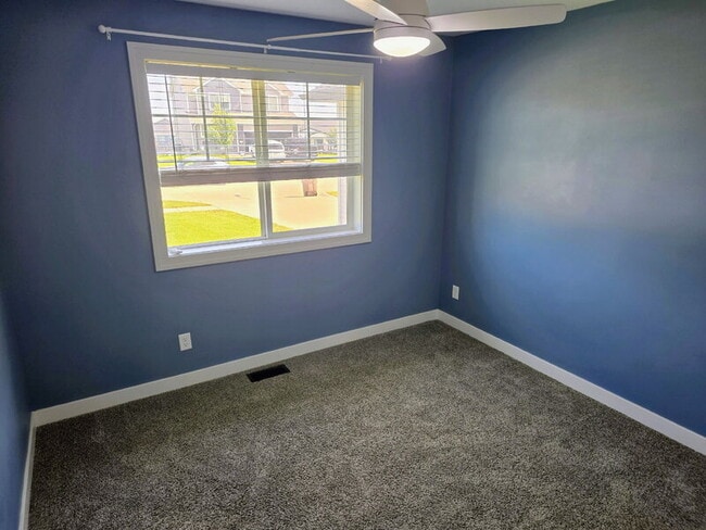 Building Photo - 701 Bradford Dr