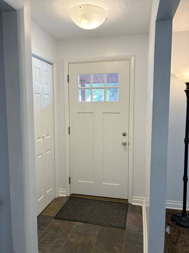 Building Photo - Spacious 5 Bed, 3 Bath Home for Rent in Idaho Falls!