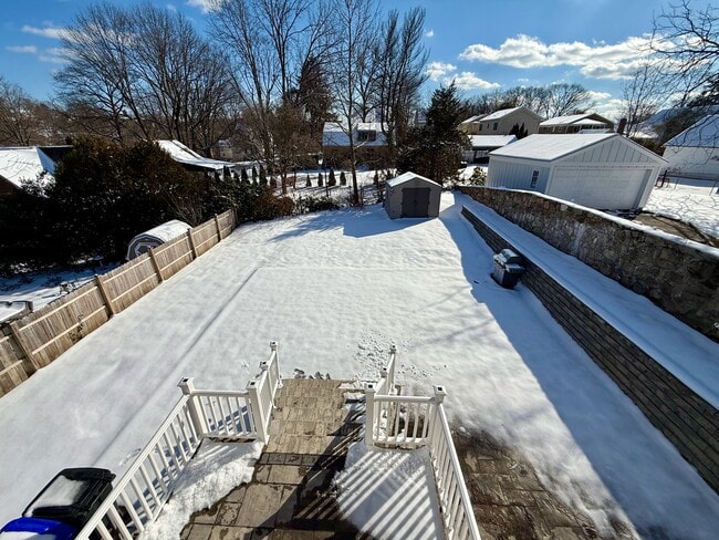 Building Photo - 191 Hobart Ave