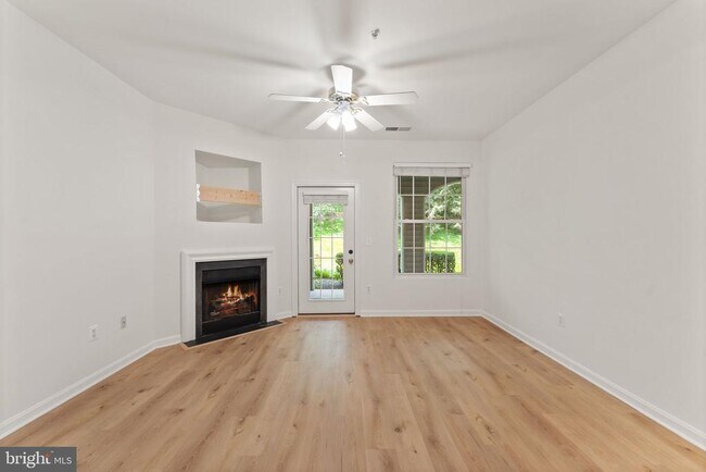 Building Photo - 20453 Chesapeake Square