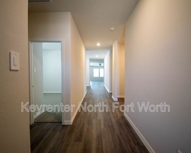 Building Photo - 2106 Dunbar Dr