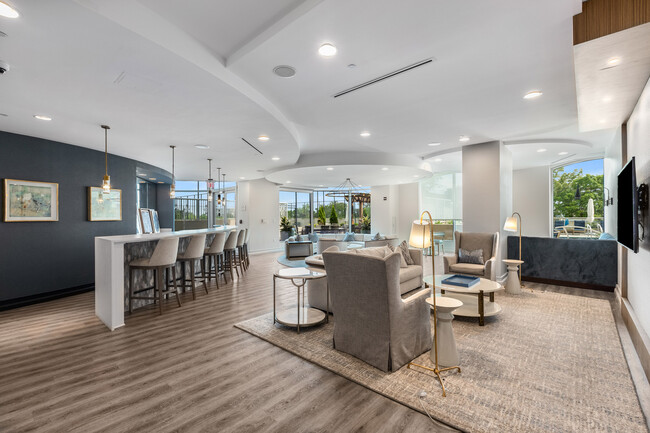 Building Photo - 2795 Peachtree Rd