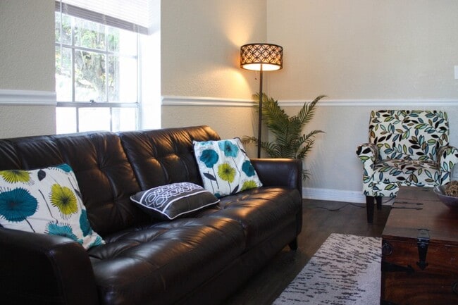 Building Photo - Diamond Hill at Westheimer