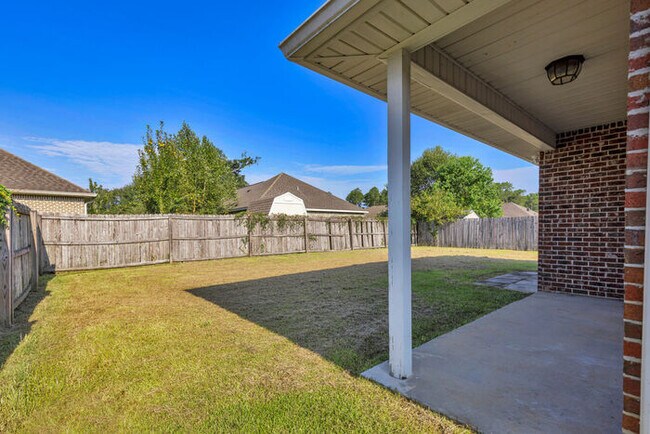 Building Photo - 13727 Foxhill Drive