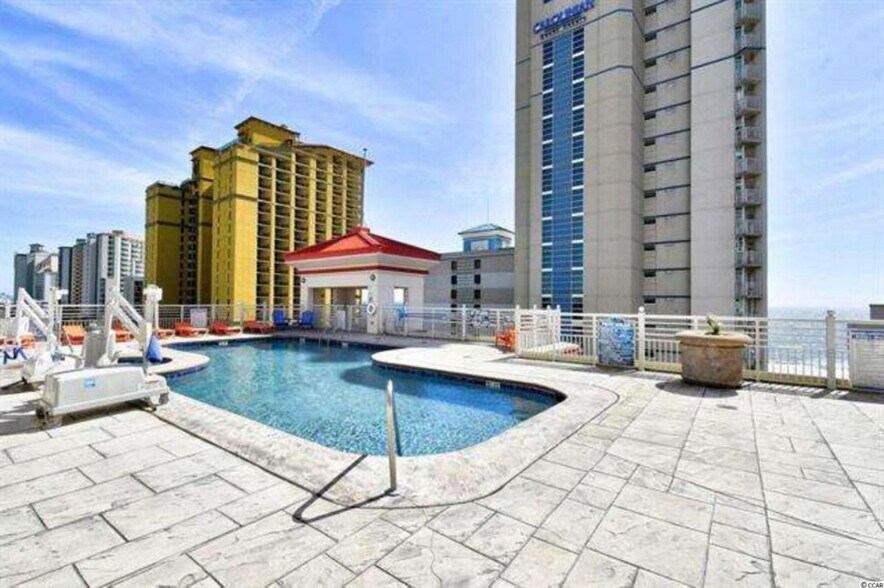 Building Photo - 2506 N Ocean Blvd