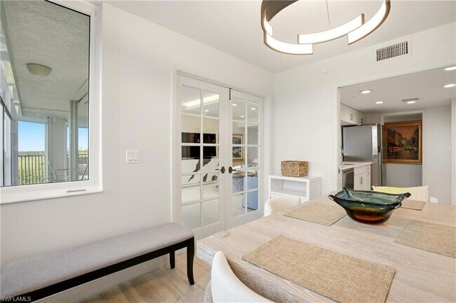 Building Photo - 5550 Heron Point Dr