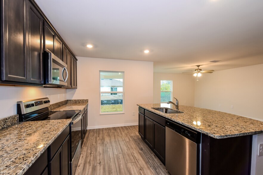 Building Photo - 873 Youngreen Dr