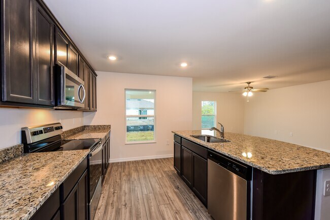Building Photo - 873 Youngreen Dr
