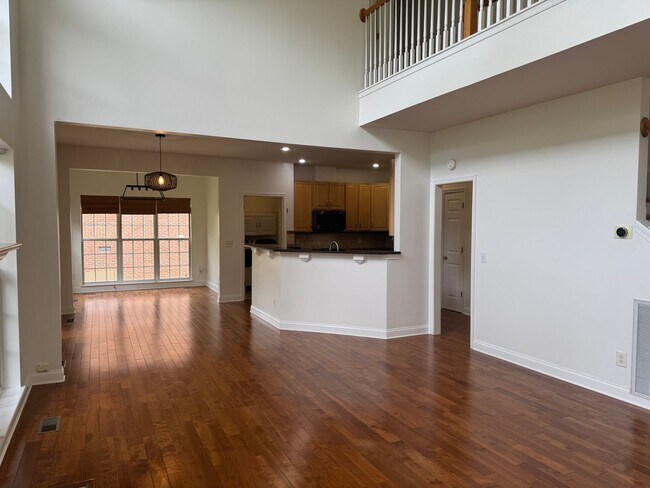 Building Photo - Brentwood 4BR Home
