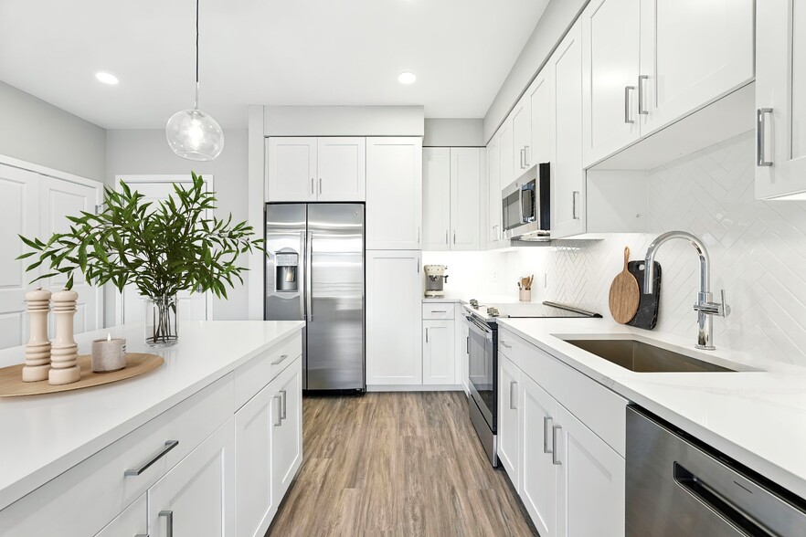 Building Photo - Coulter Place