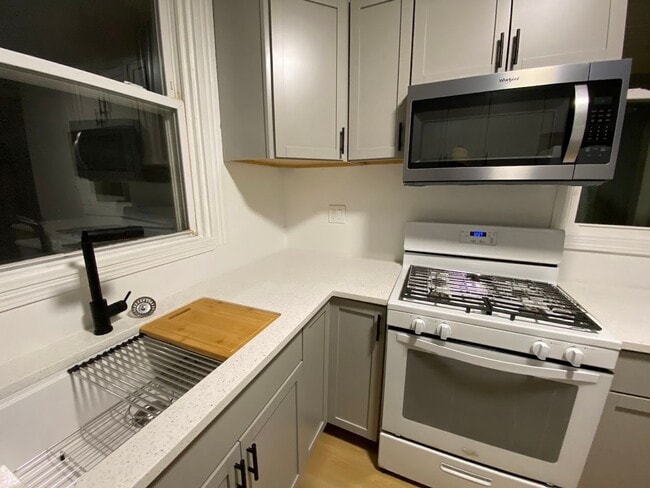 Building Photo - Newly updated 3 bedroom 1 bath house for Rent!