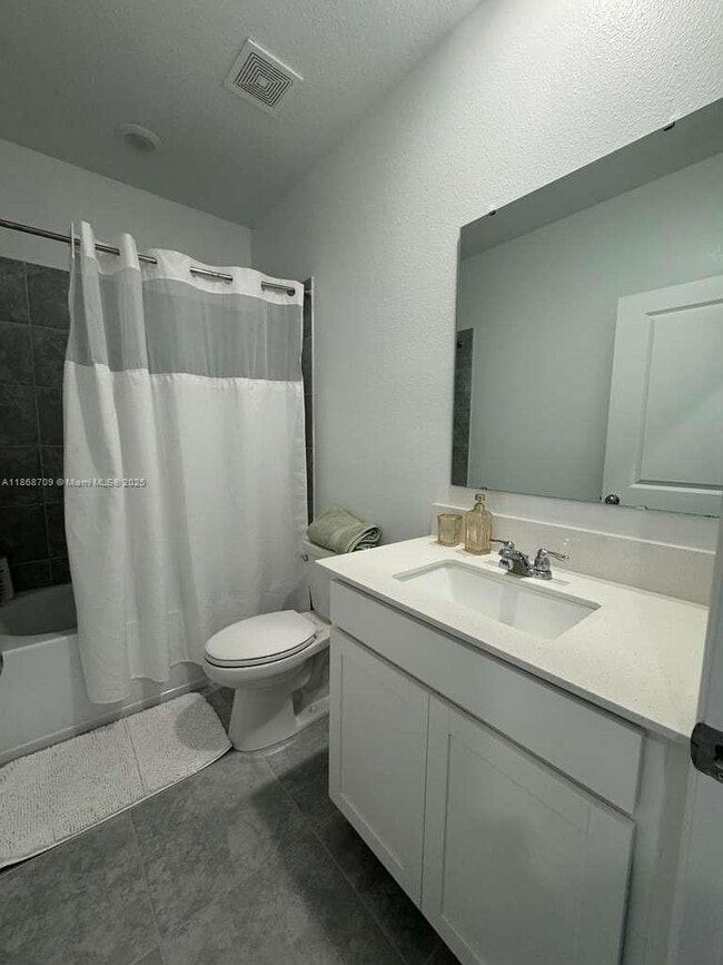 Building Photo - 2954 Savoir