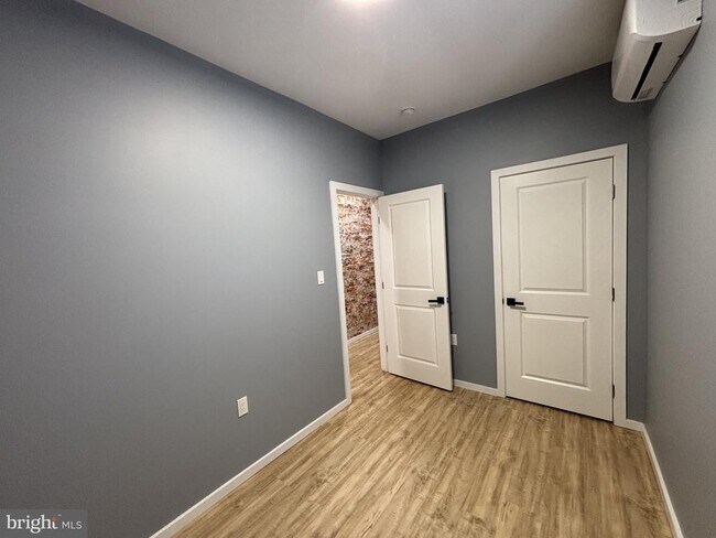 Building Photo - 635 N 52nd St