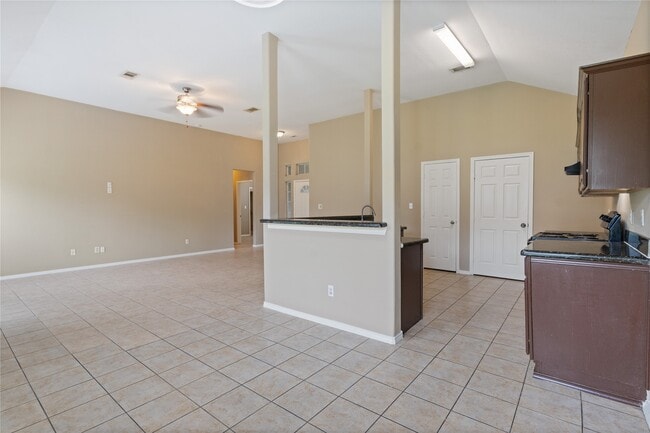 Building Photo - 9104 N Green River Dr