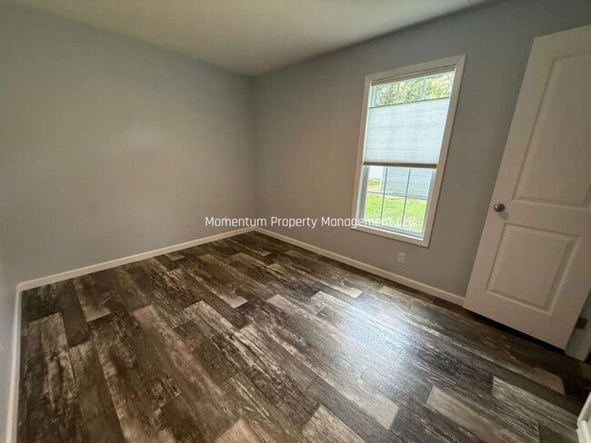 Building Photo - Move-In Ready!