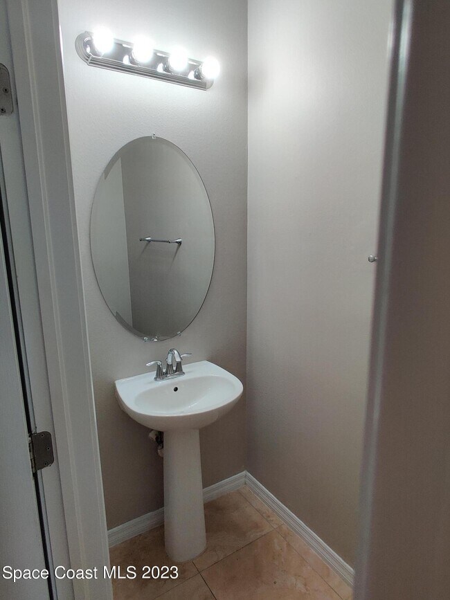 Building Photo - 2910 Rodrick Cir