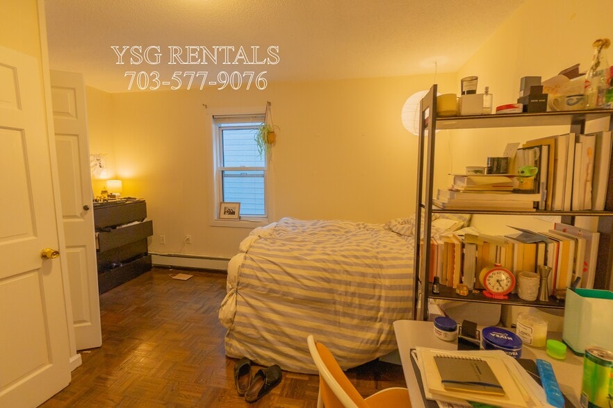 Building Photo - 260 Columbia St