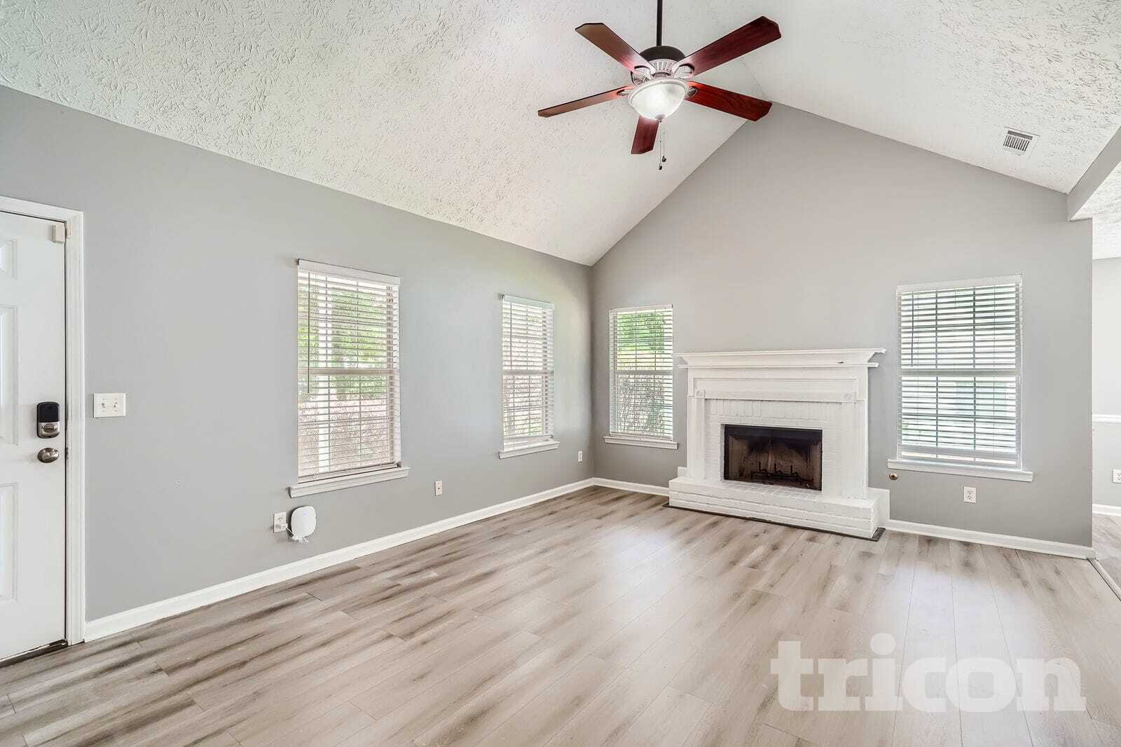 Building Photo - 210 Pebble Creek Dr