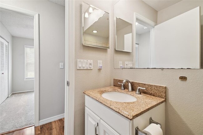 Building Photo - 2803 Northcote Dr